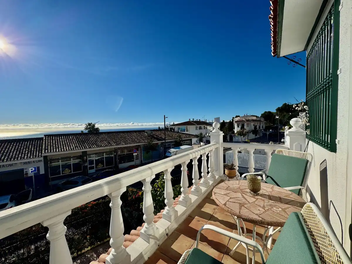 Vista exterior de Casa adosada en venta en Benalmádena con Aire acondicionado, Terraza y Piscina comunitaria