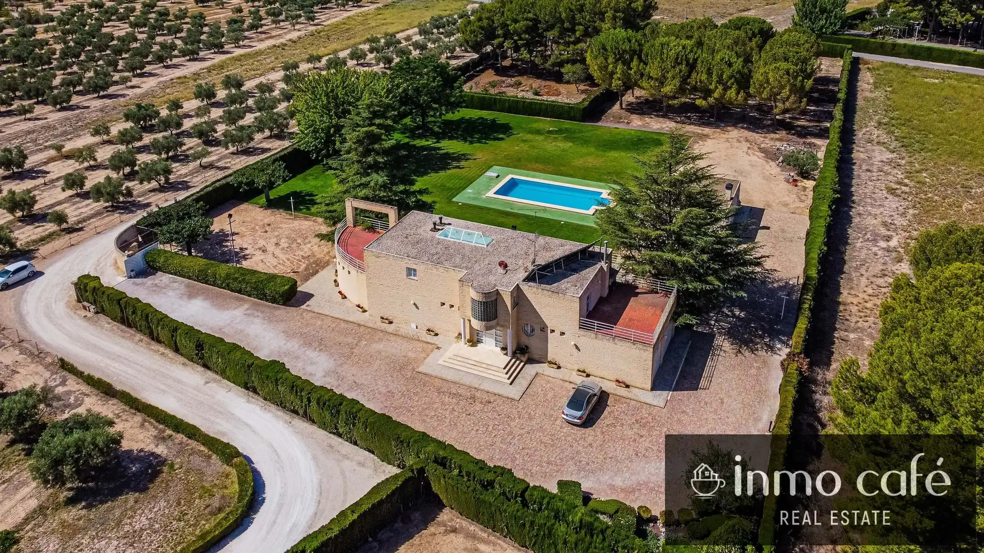 Vista exterior de Casa o xalet en venda en Villena amb Aire condicionat, Calefacció i Terrassa