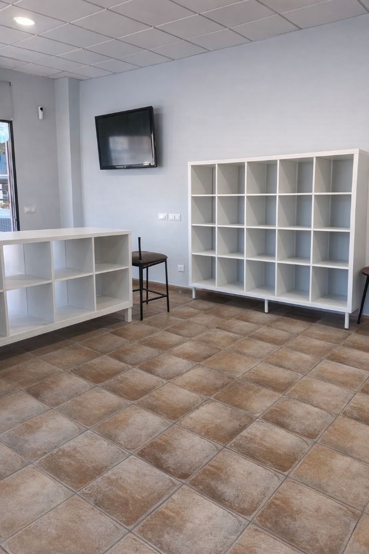 Premises for sale in Alicante / Alacant  with Furnished