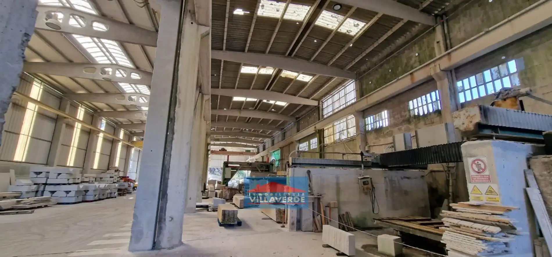 Industrial buildings for rent in Cangas 