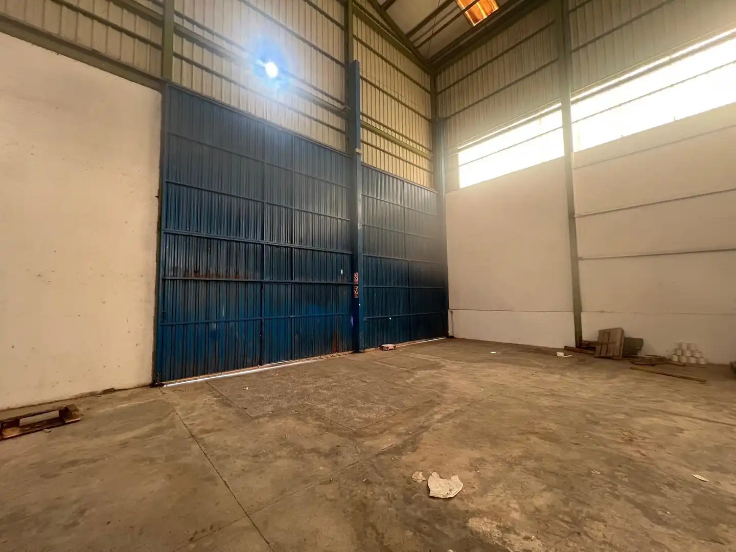 Fabrikhallen zur Miete in Elche / Elx