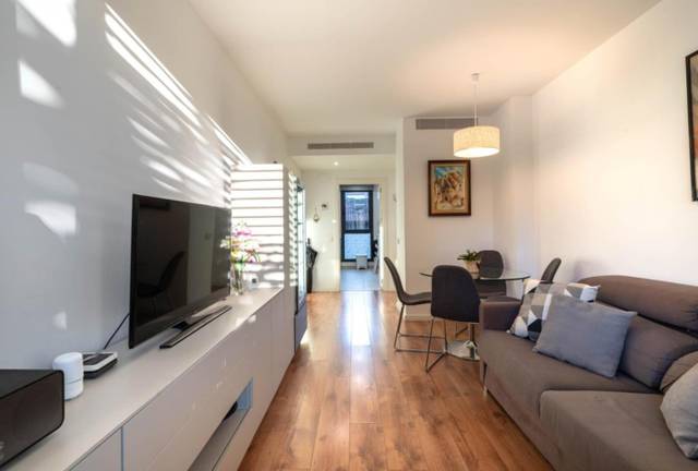 Piso en Venta en De Sant Nebridi en Cementiri Vell