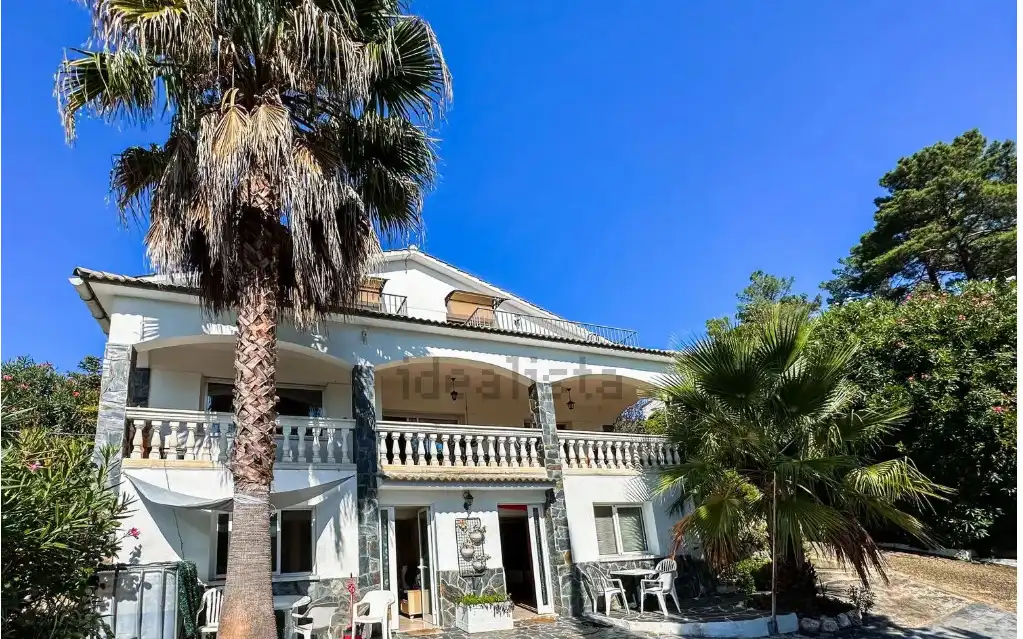 Villa mit Terrasse zum Verkauf in Aiguaviva Parc