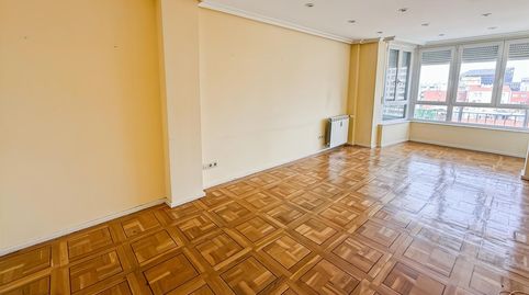 Foto 4 de Piso de alquiler en Castillejos - Cuzco, Madrid Capital