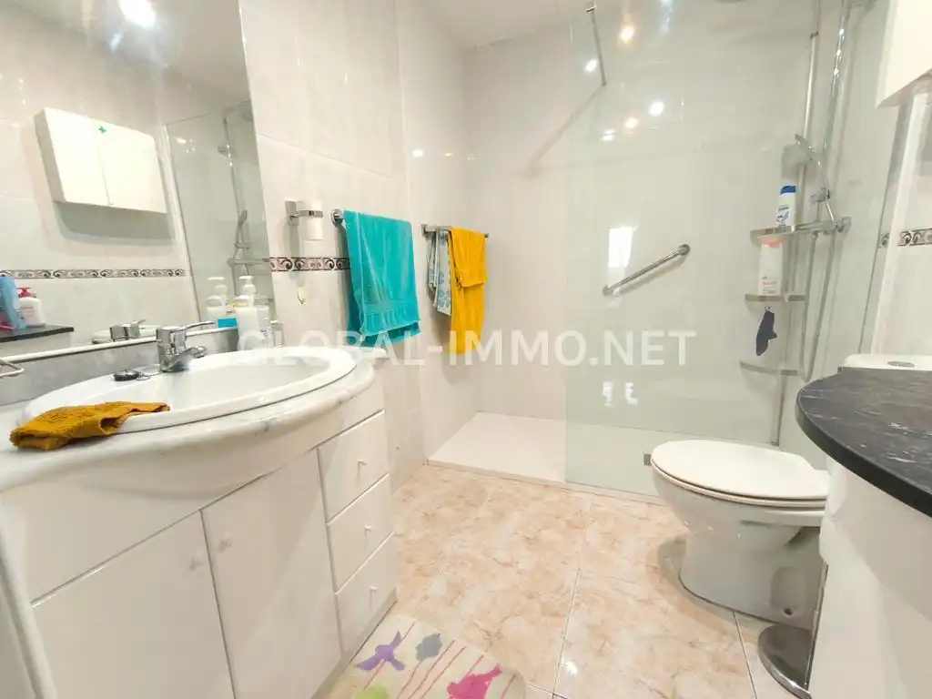 Bathroom of Apartments for sale in Roses  with Air Conditioner, Heating and Terrace