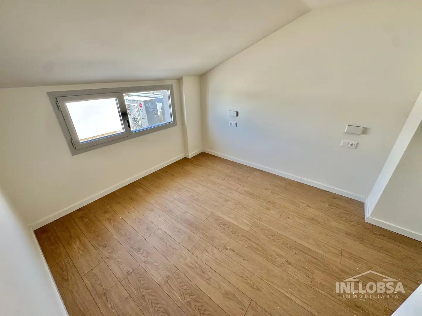 Habitación de Ático de alquiler en Manresa con Aire acondicionado, Calefacción y Terraza