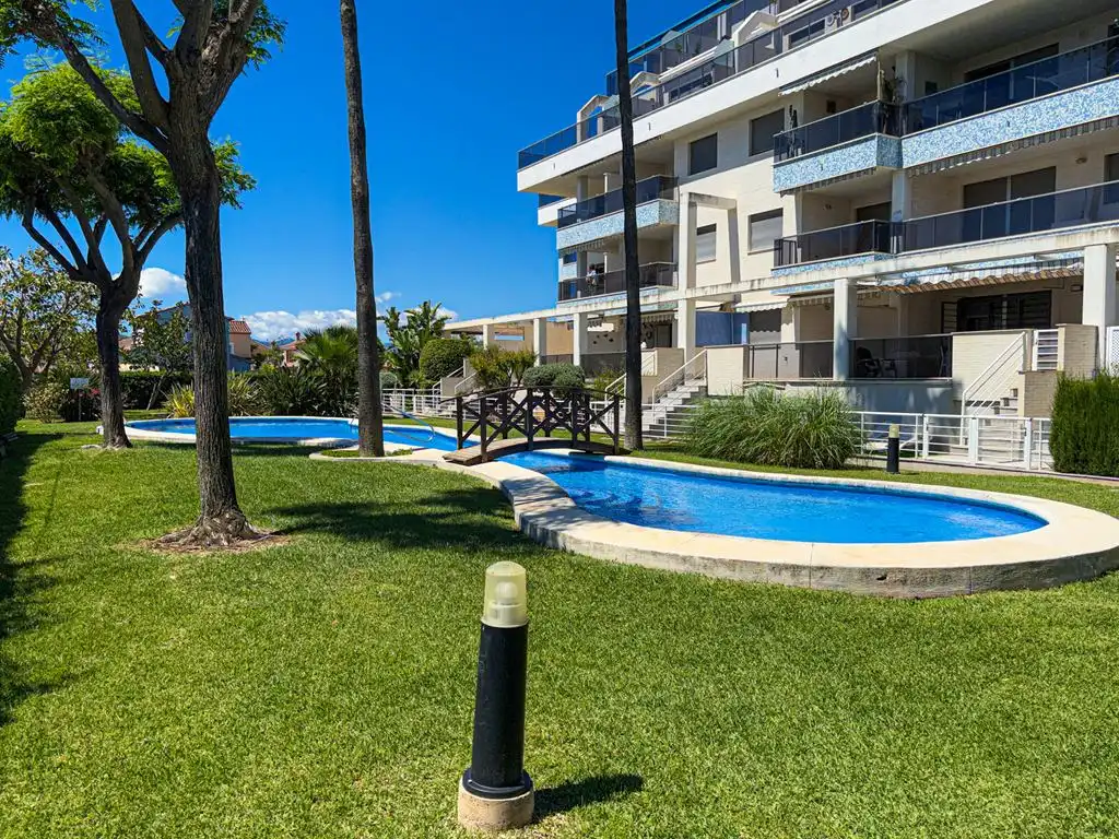Piscina de Apartament en venda en Dénia amb Aire condicionat, Jardí privat i Terrassa