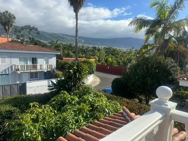 Vista exterior de Casa o xalet en venda en Puerto de la Cruz amb Jardí privat, Terrassa i Moblat