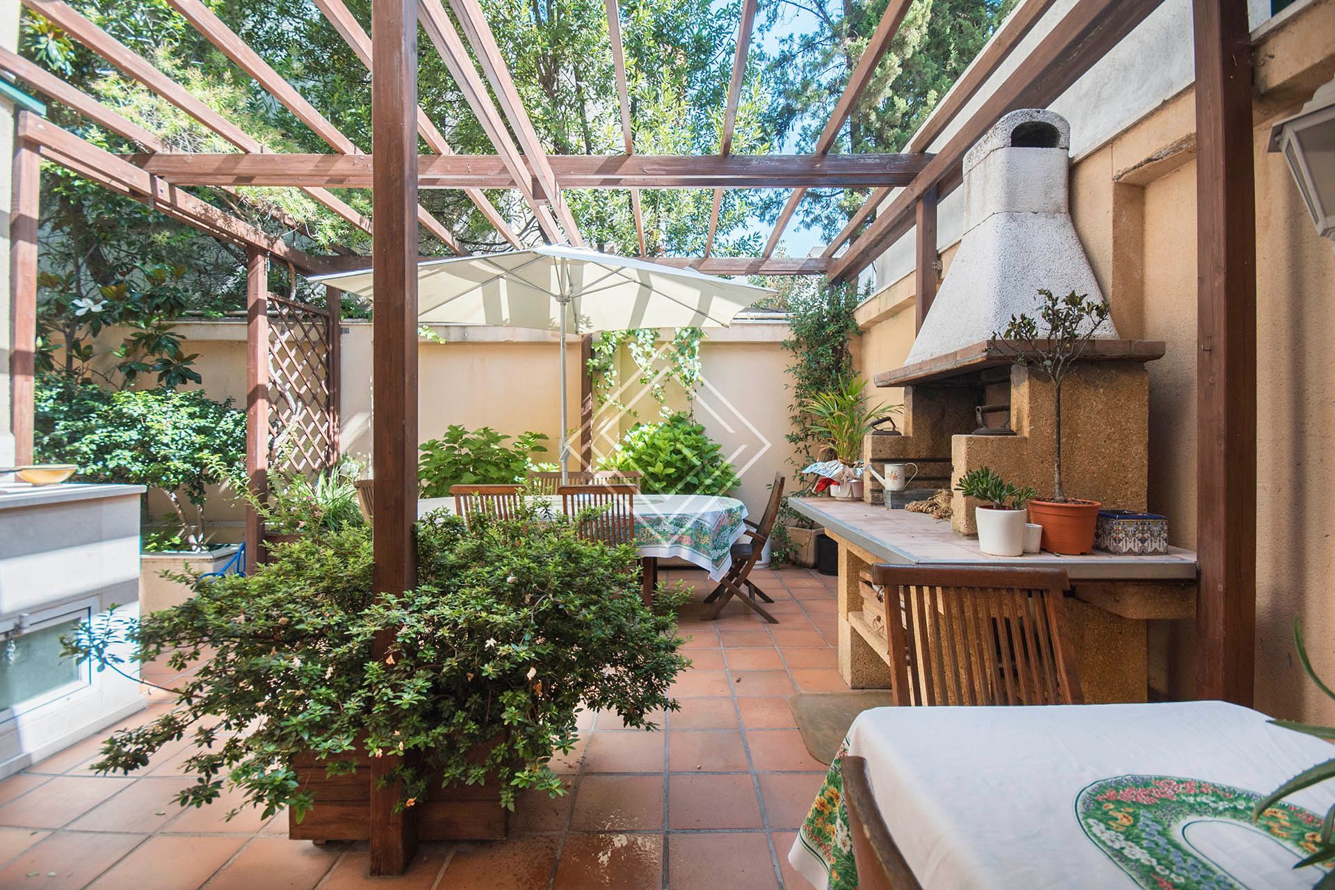 Jardí de Casa o xalet en venda en  Madrid Capital amb Aire condicionat, Calefacció i Jardí privat