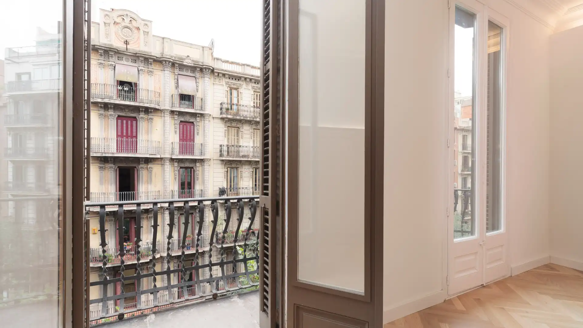 Habitación de Oficina de alquiler en Barcelona con Aire acondicionado, Calefacción y Terraza