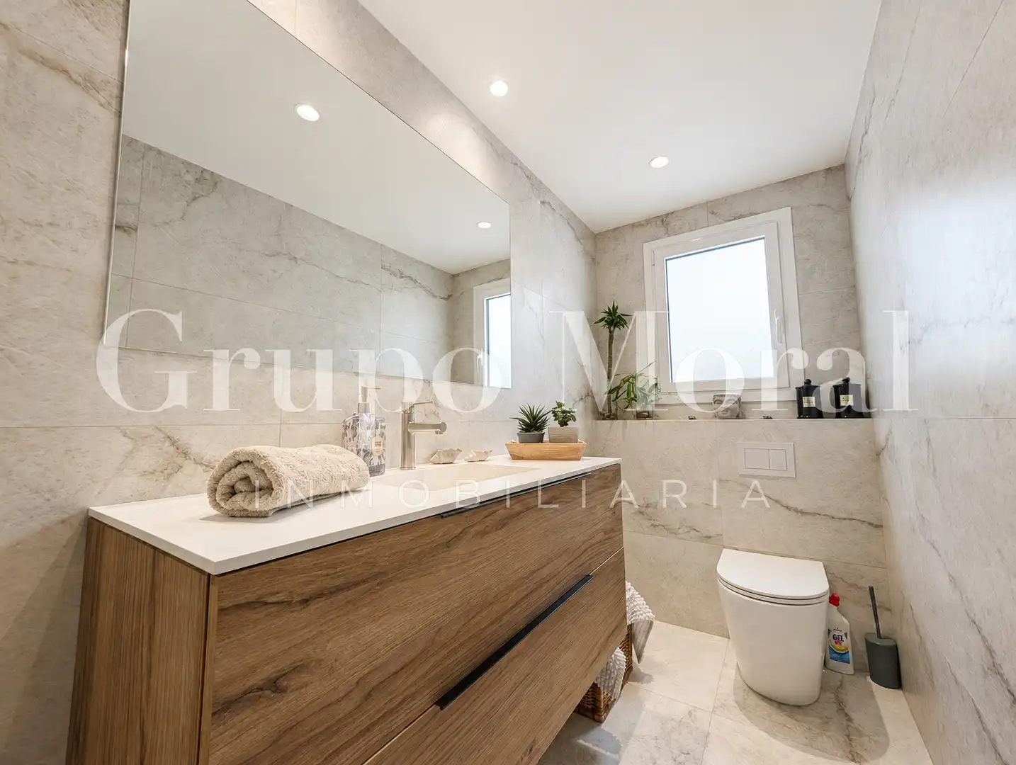 Bathroom of Flat for sale in Reus  with Air Conditioner, Heating and Balcony