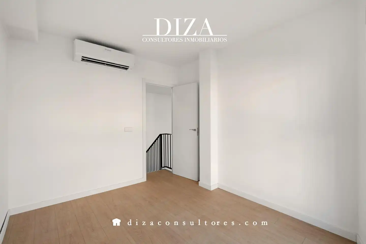 Bedroom of Flat for sale in Madrid  with Air Conditioner
