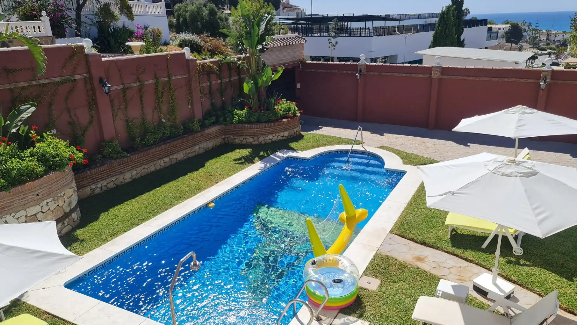 Swimming pool of Houses for sale in Benalmádena  with Air Conditioner, Heating and Private garden