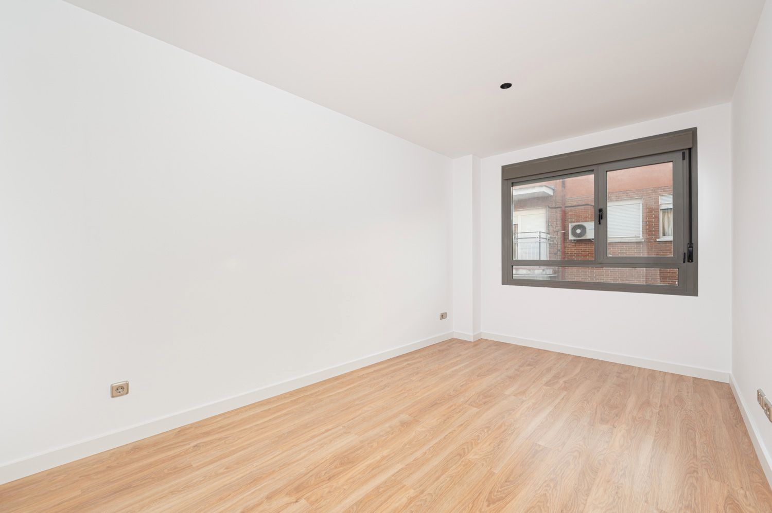 Schlafzimmer von Wohnung zum Verkauf in  Madrid Capital mit Parkett und Abstellraum