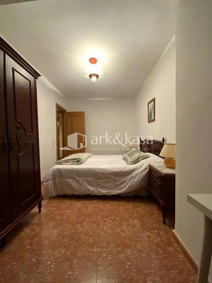 Schlafzimmer von Wohnung zur Miete in Valencia mit Klimaanlage, Abstellraum und Möbliert