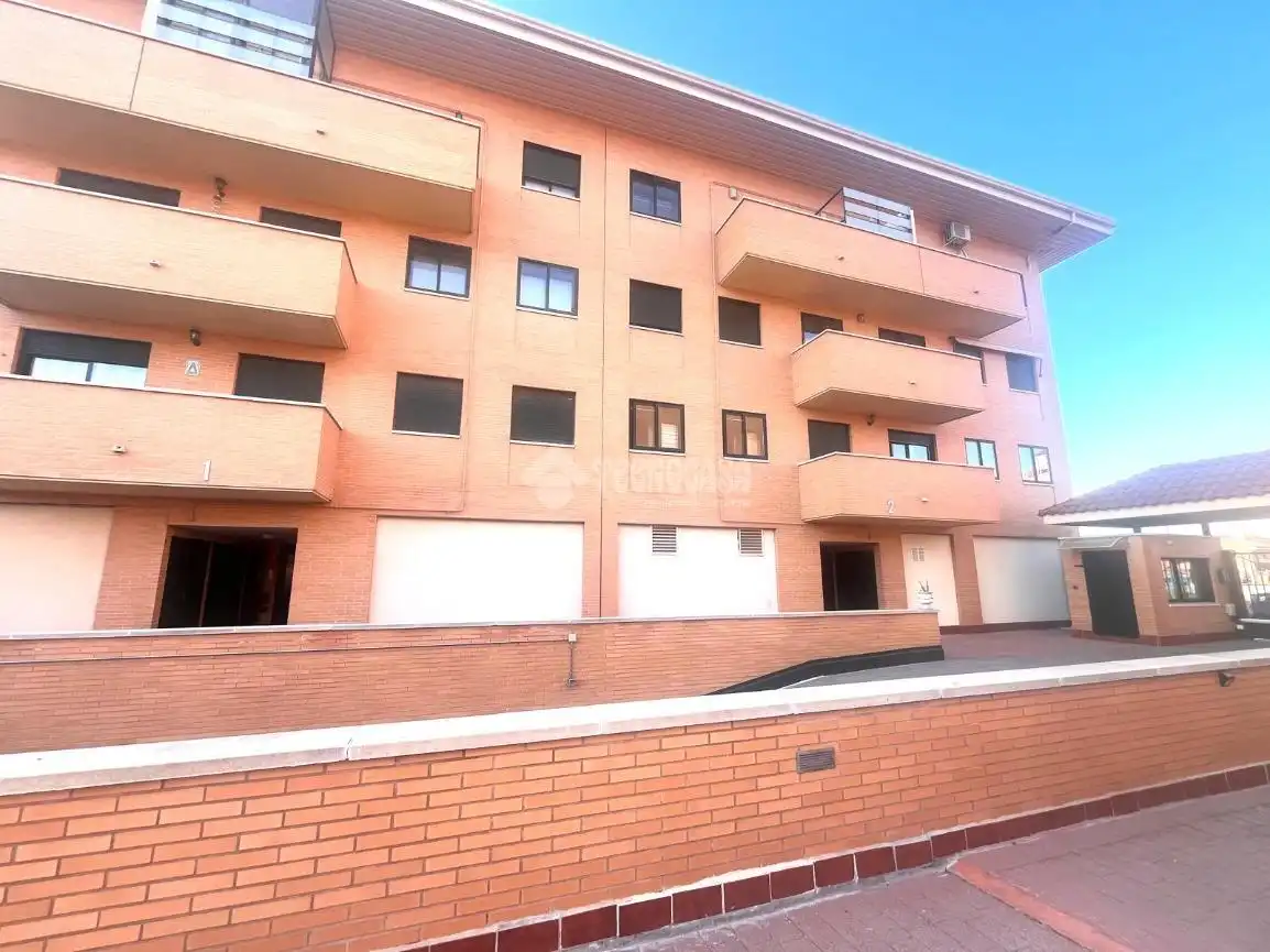 Vista exterior de Piso en venta en Navalcarnero con Aire acondicionado, Calefacción y Parquet