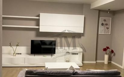 Living room of Flat for sale in  Madrid Capital  with Air Conditioner, Heating and Parquet flooring