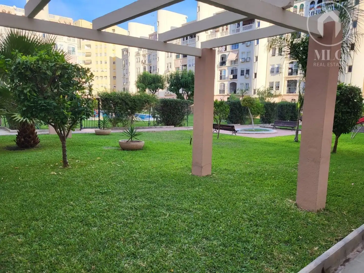 Jardí de Pis en venda en Torremolinos amb Aire condicionat, Terrassa i Piscina