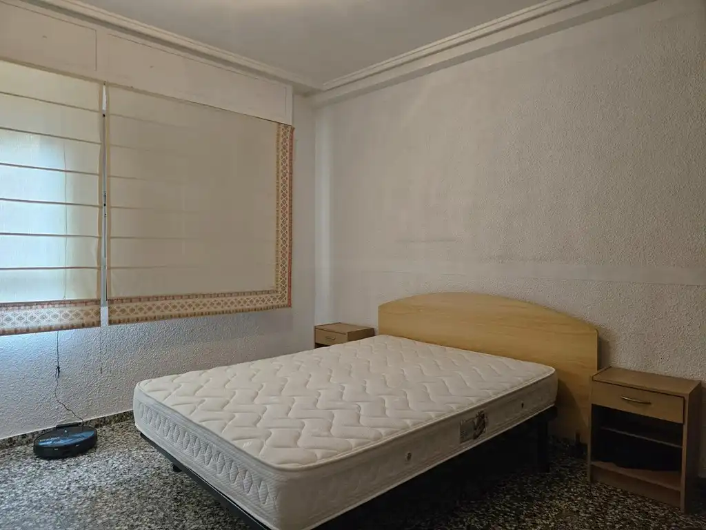 Habitación de Piso en venta en L'Eliana con Balcón y Internet