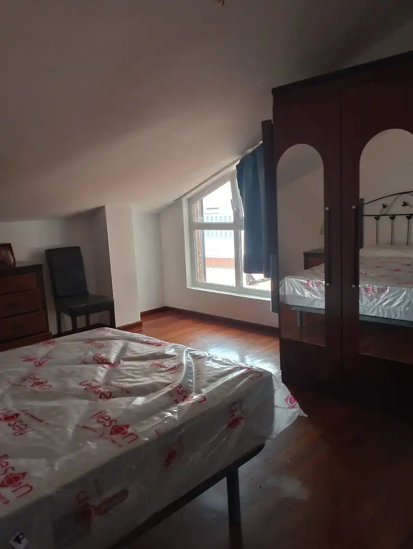 Habitación de Ático en venta en Santa Cruz de Bezana con Calefacción, Parquet y Terraza