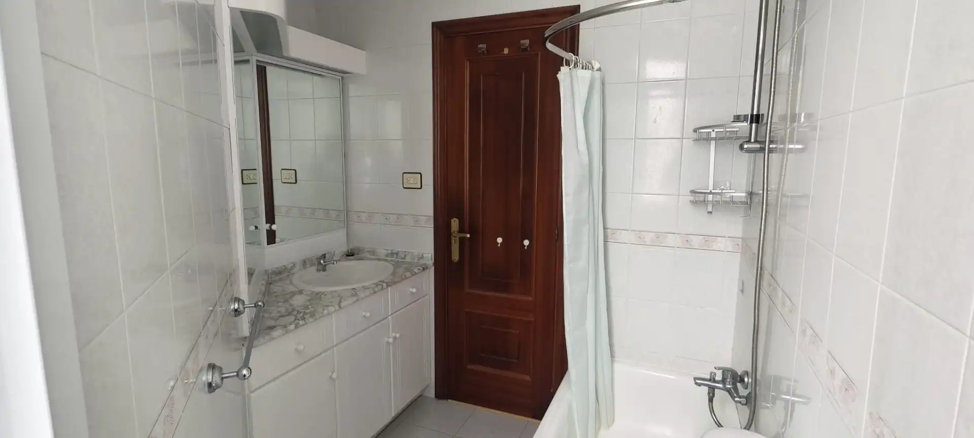 Bany de Pis en venda en A Coruña Capital  amb Calefacció i Forn