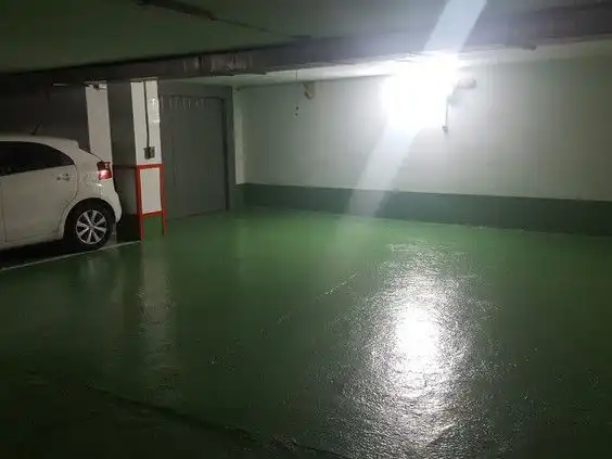 Garage zur Miete in Paseo Independencia