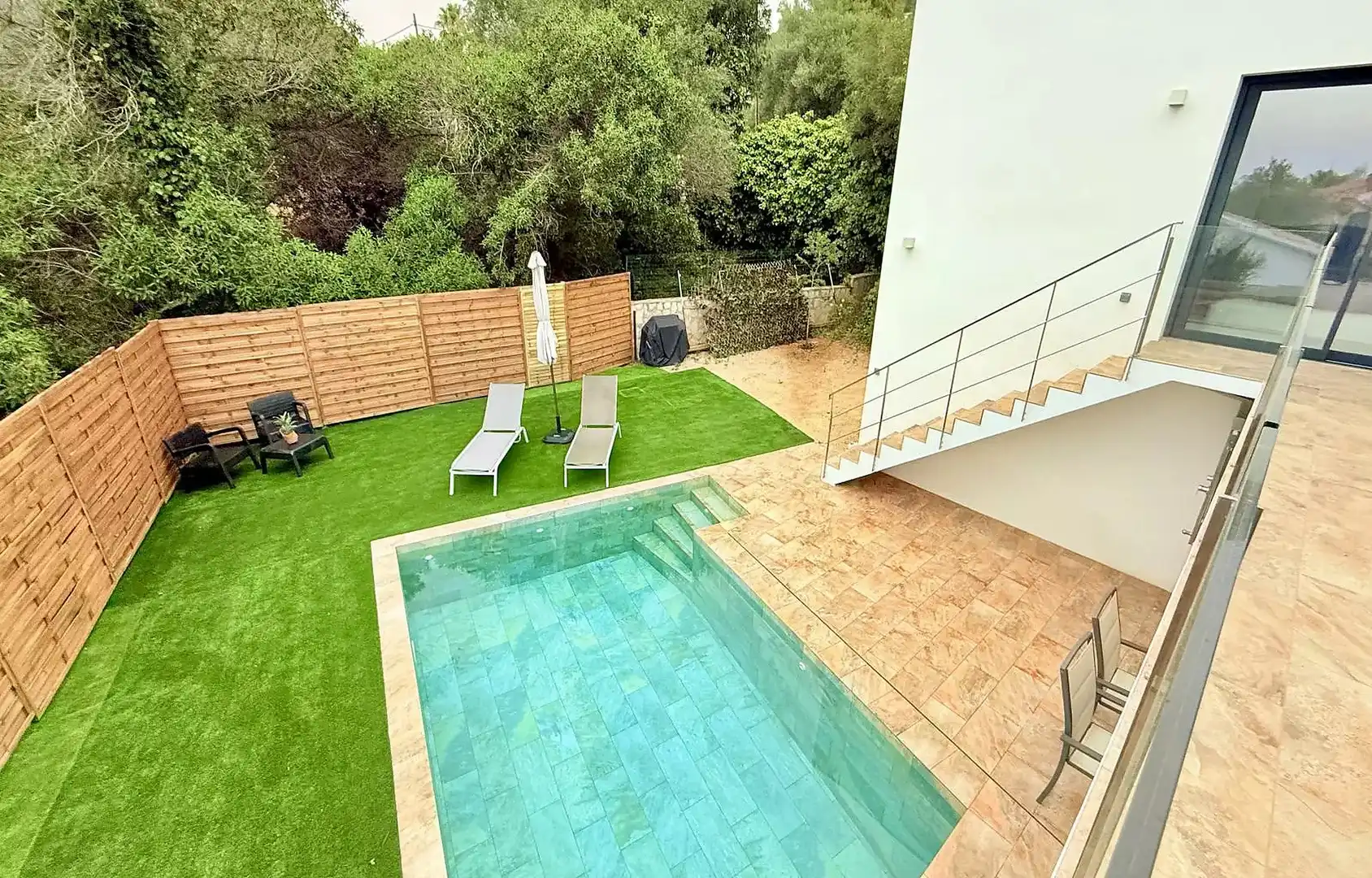 Haus mit Pool zum Verkauf in Calle Navarra 33