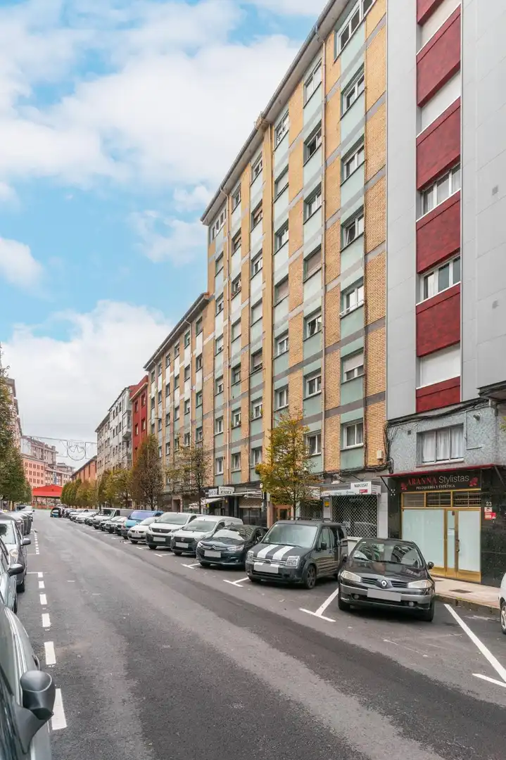 Vista exterior de Piso en venta en Gijón  con Calefacción, Terraza y Amueblado