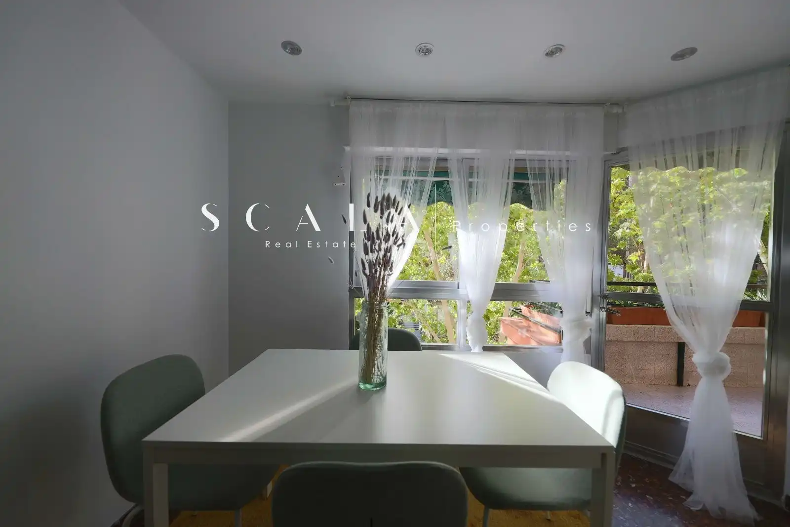Dining room of Flat for rent in Madrid  with Air Conditioner, Heating and Terrace