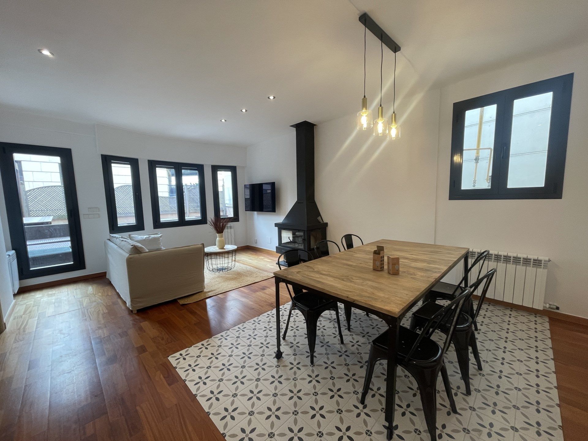 Dining room of Attic to rent in Girona Capital  with Air Conditioner, Heating and Terrace
