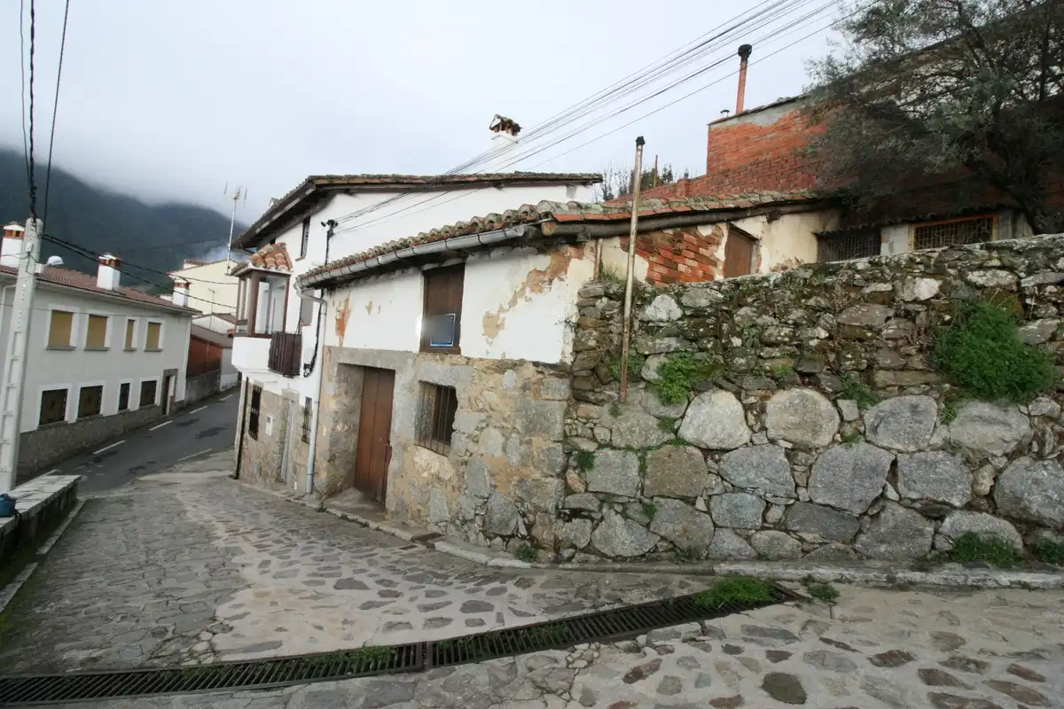 Exterior view of Country homes for sale in Guisando  with Private garden