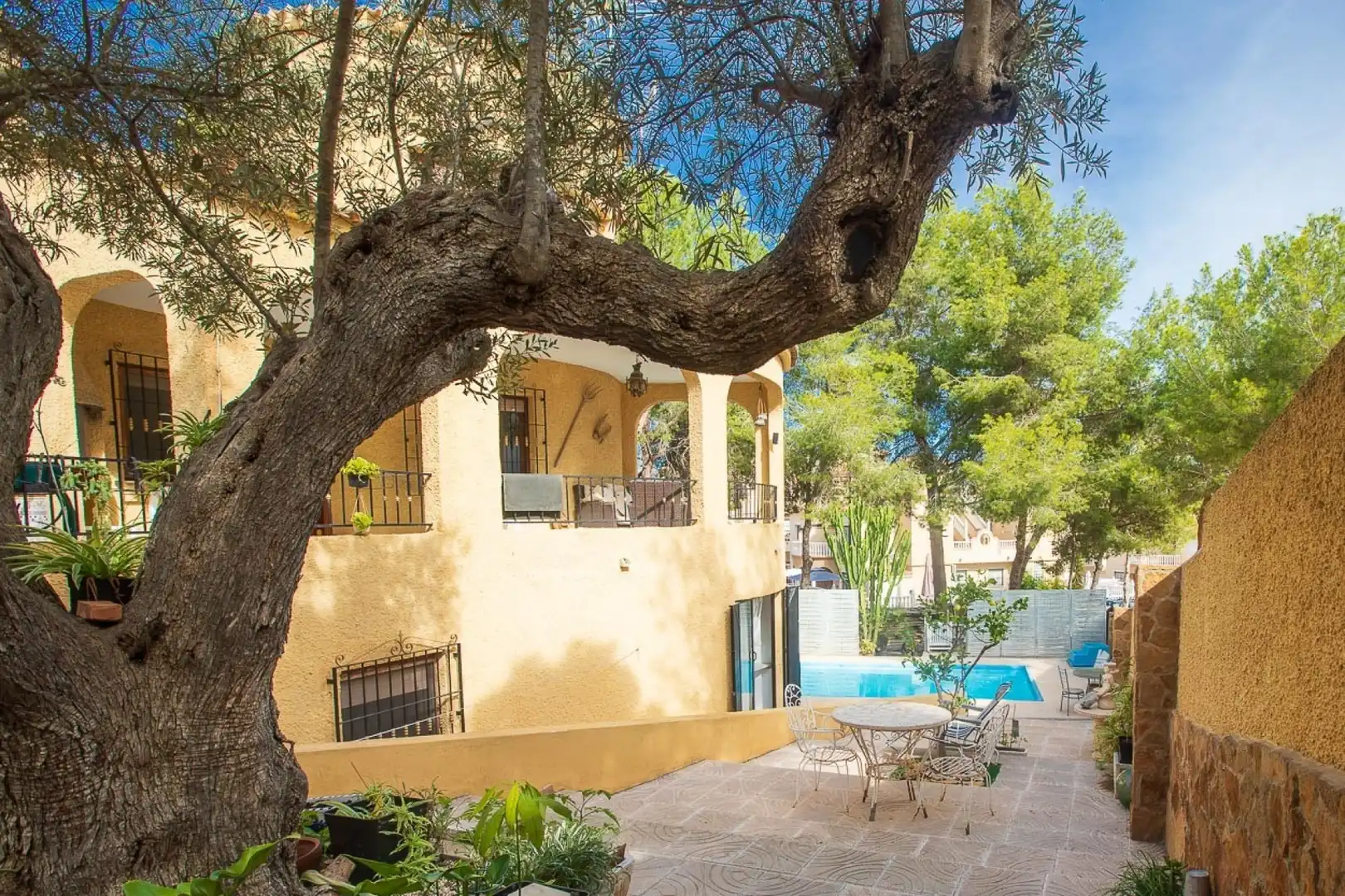 Jardí de Casa o xalet en venda en Orihuela amb Aire condicionat, Jardí privat i Terrassa