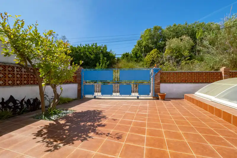 Garden of Houses for sale in Empuriabrava  with Air Conditioner, Heating and Private garden