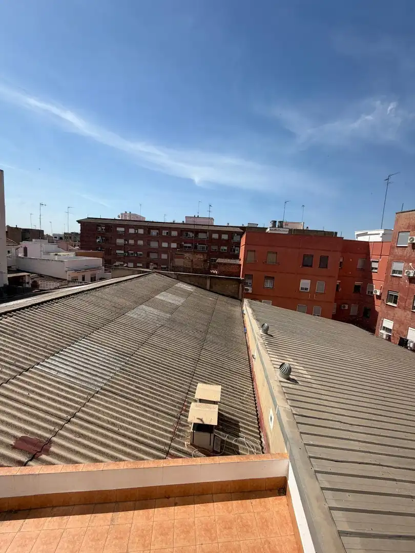 Vista exterior de Piso en venta en Meliana con Aire acondicionado, Calefacción y Balcón