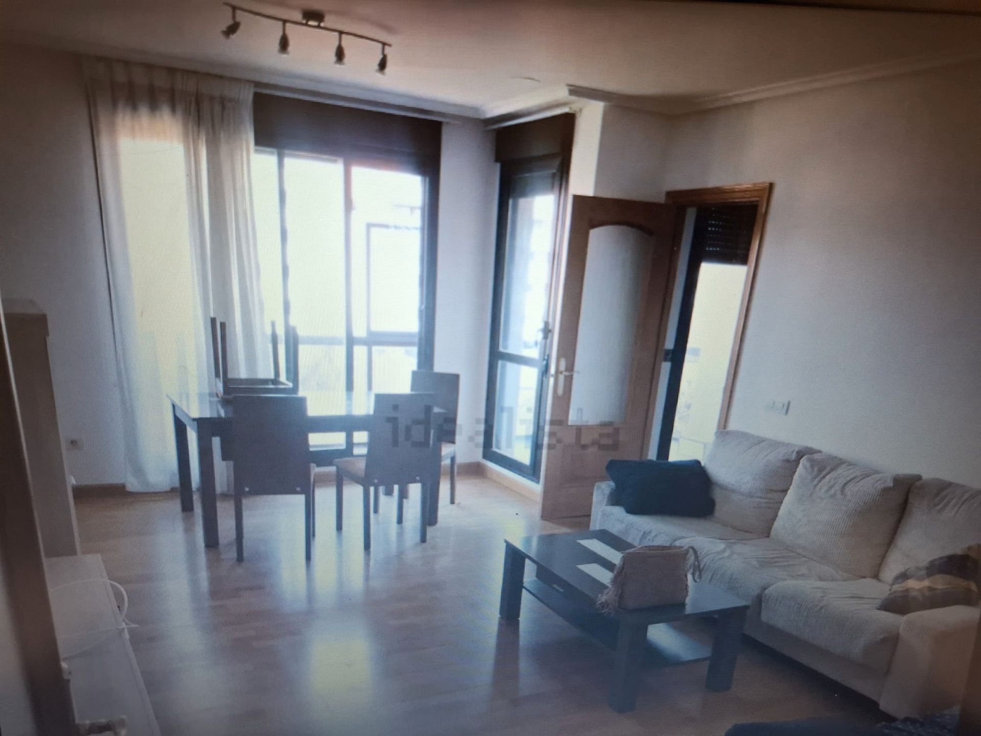 Sala d'estar de Pis en venda en  Logroño amb Calefacció, Parquet i Terrassa