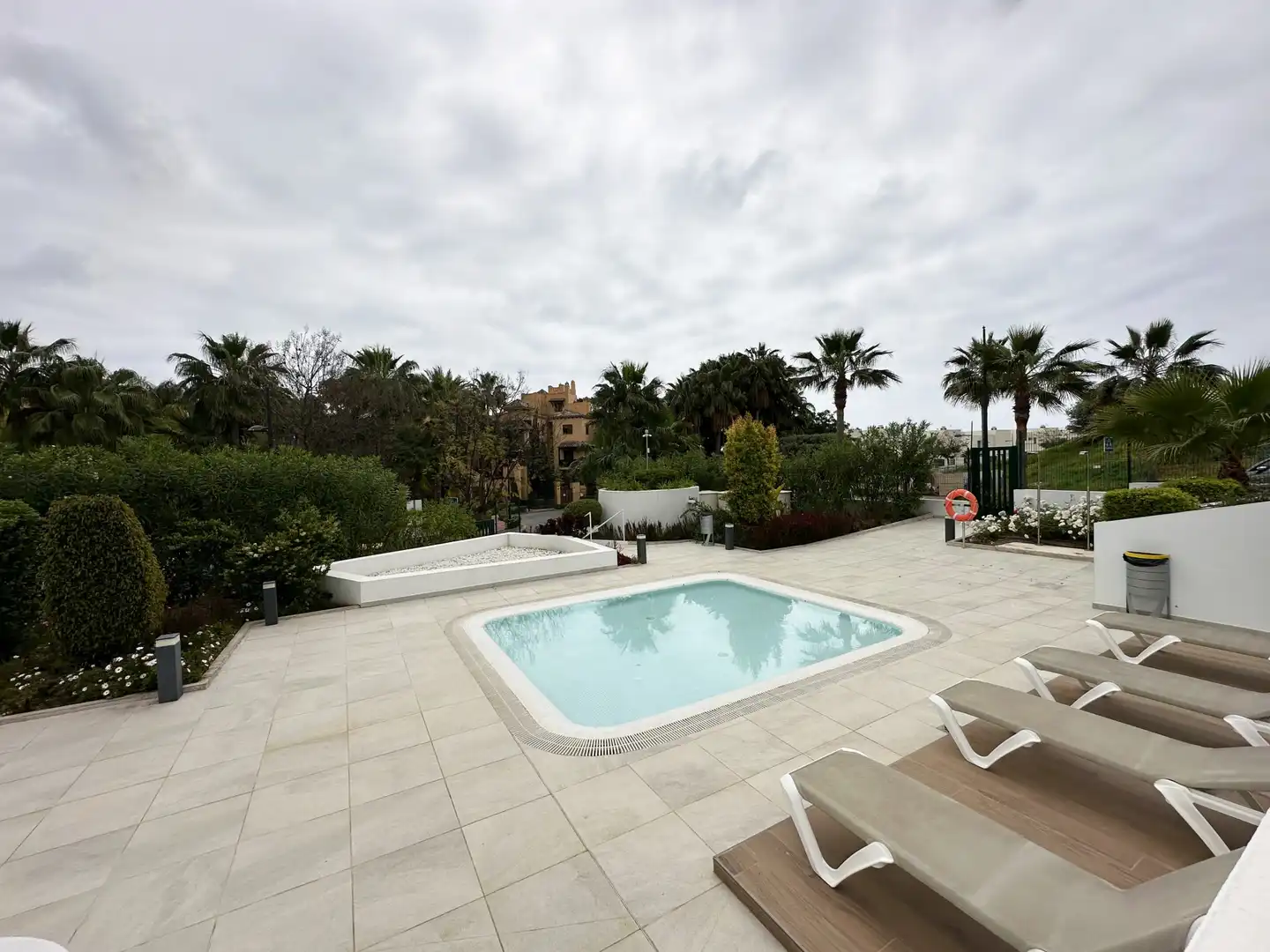 Piscina de Planta baixa en venda en Estepona amb Aire condicionat, Terrassa i Traster
