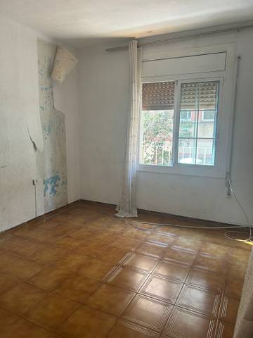 Piso en Venta en Carrer Santiago Apòstol en La Torrassa