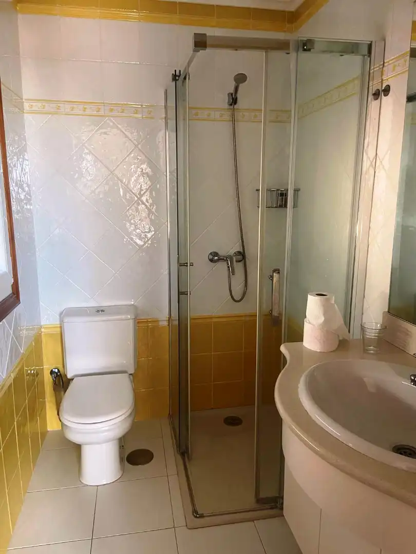 Bany de Casa o xalet de lloguer en Cangas  amb Calefacció, Jardí privat i Terrassa