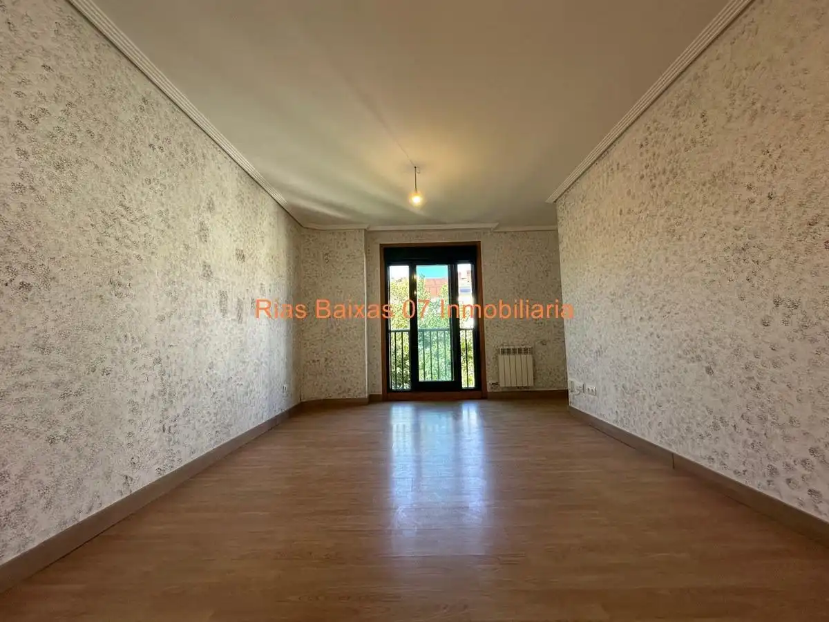 Sala de estar de Piso en venta en Vigo  con Calefacción y Balcón