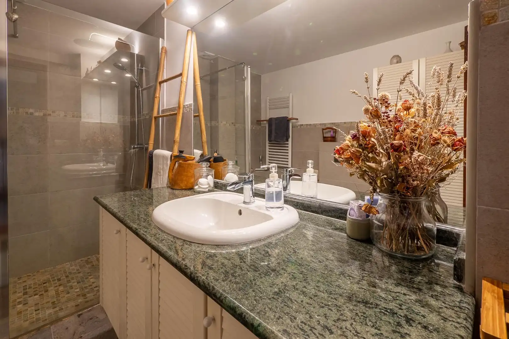 Bathroom of Houses for sale in Donostia - San Sebastián   with Heating, Private garden and Terrace
