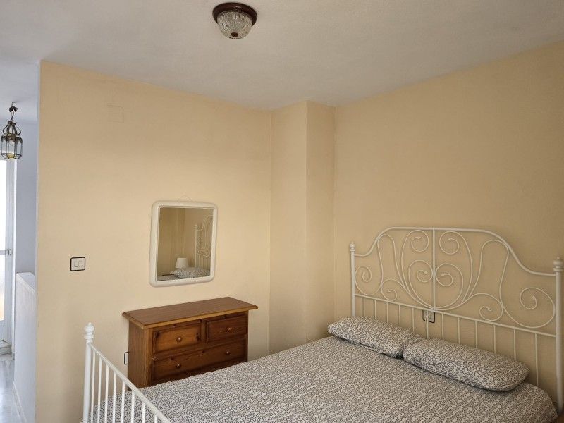 Dormitori de Casa o xalet en venda en Motril amb Terrassa, Piscina i Piscina comunitària