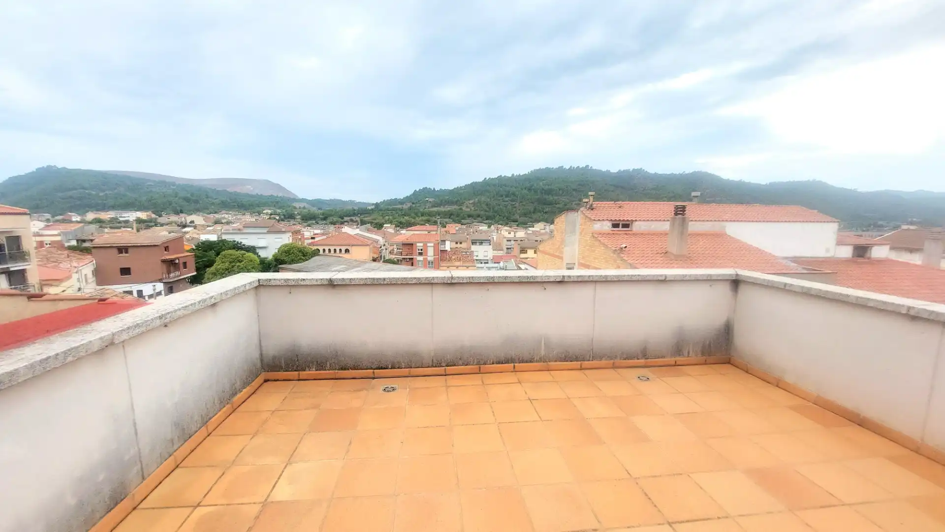 Casa a schiera con terrazza in vendita a Carrer Bisbe Valls, imagen 6
