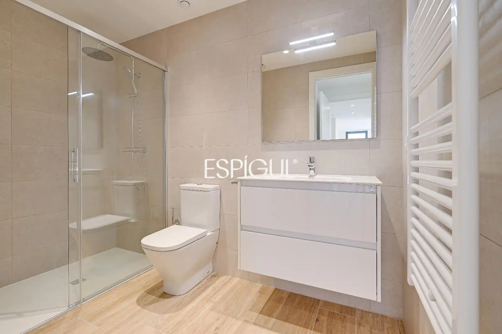 Badezimmer von Wohnung zur Miete in Girona mit Klimaanlage, Heizung und Terrasse