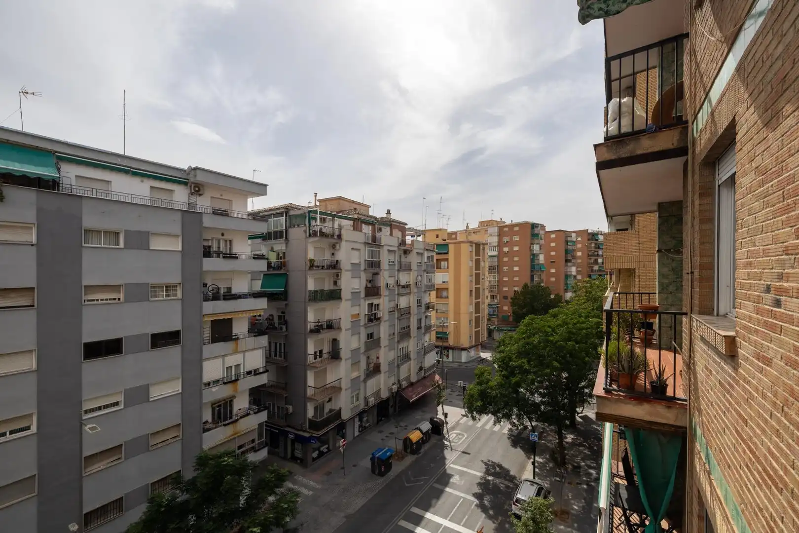 Vista exterior de Piso en venta en Granada con Aire acondicionado, Calefacción y Terraza