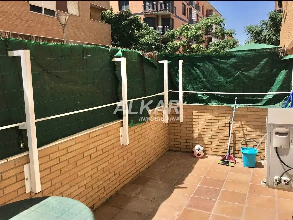 Jardín de Piso en venta en Tudela con Aire acondicionado, Calefacción y Parquet