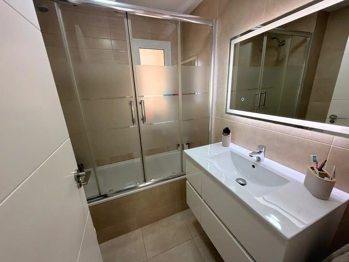 Bathroom of Flat for sale in Cartagena  with Air Conditioner and Furnished