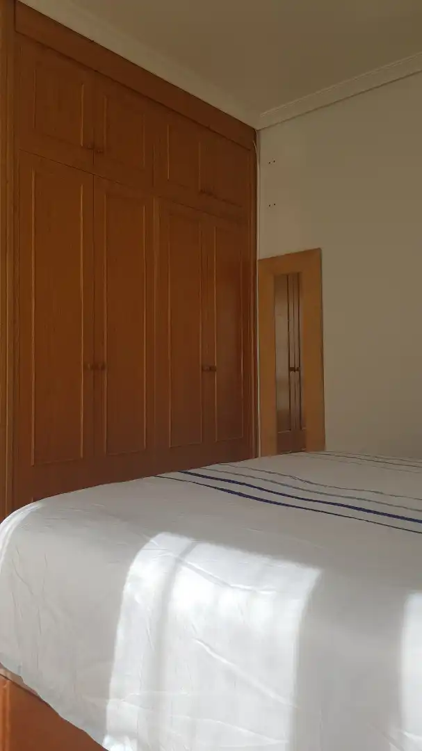 Dormitori de Apartament en venda en Vitoria - Gasteiz amb Calefacció, Parquet i Moblat