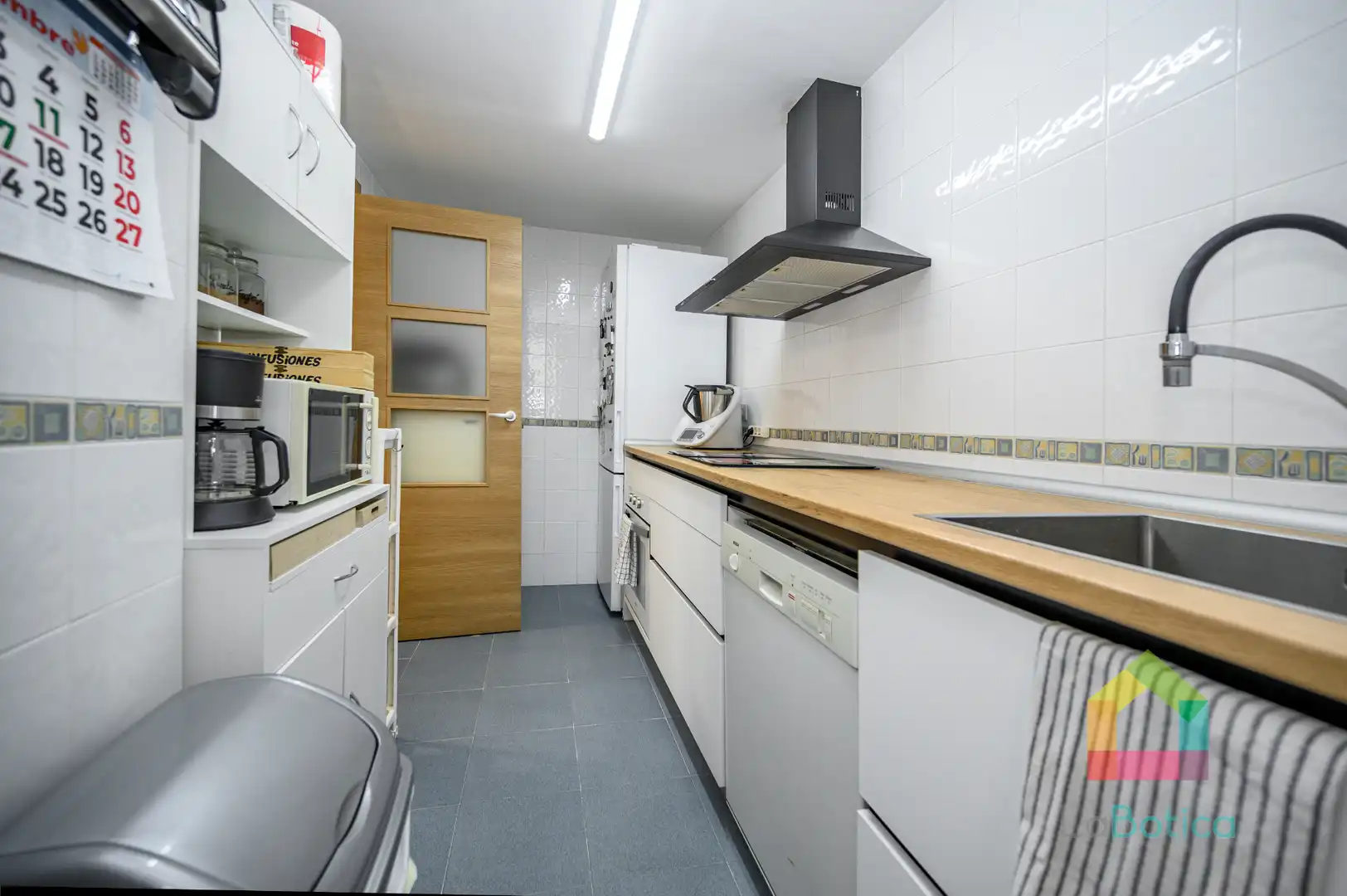 Kitchen of Flat for sale in Gerindote  with Air Conditioner, Heating and Oven