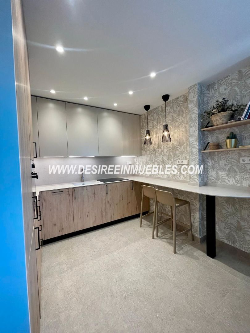Flat for sale in Carrer de Moratín, Sant Francesc