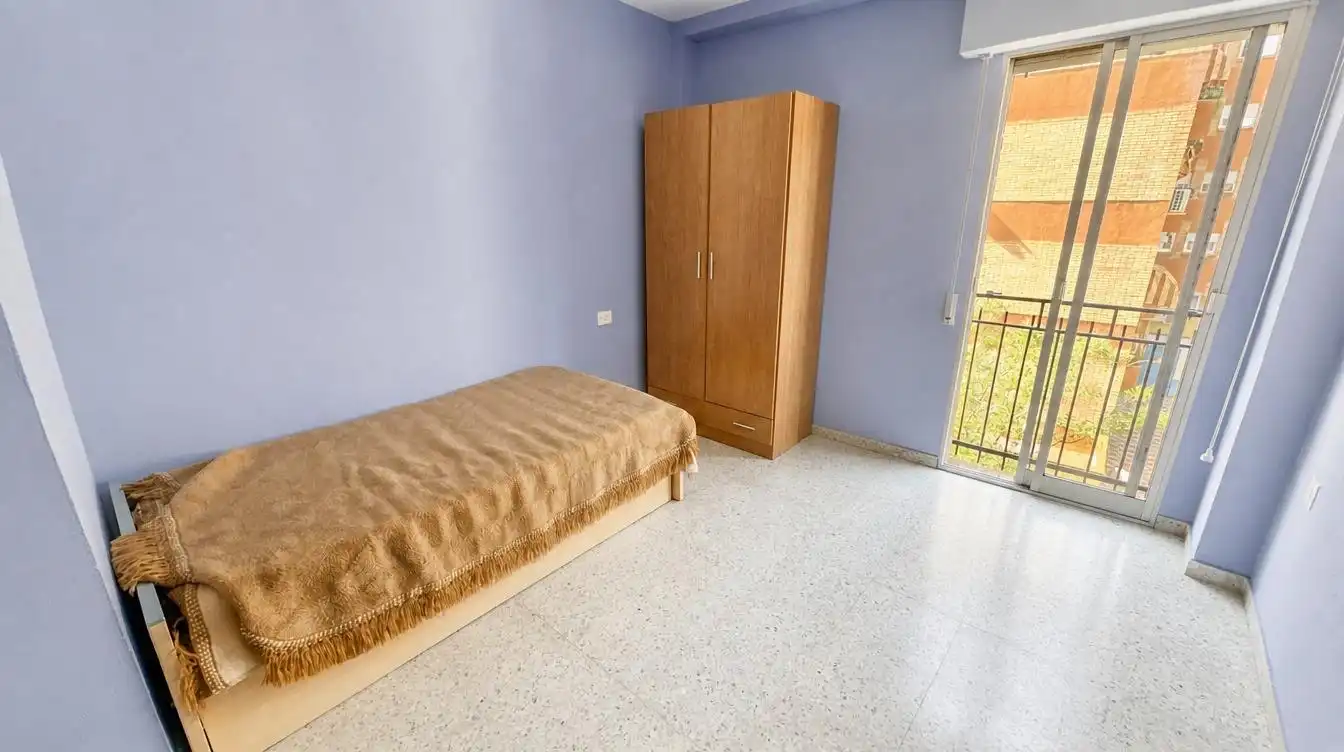Bedroom of Flat for sale in Granada  with Heating, Furnished and Balcony
